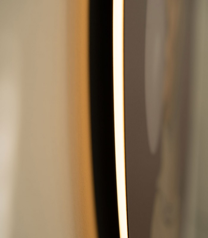 Dots Lighting Woman with Bubble Gum Eggplant - Wallcolors  - Exclusive Wallpapers